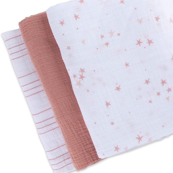 Elys & Co swaddles - Picture 3 of 5